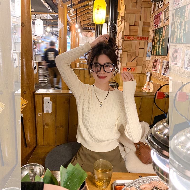 Luna Vintage Round Neck Knitted Sweater