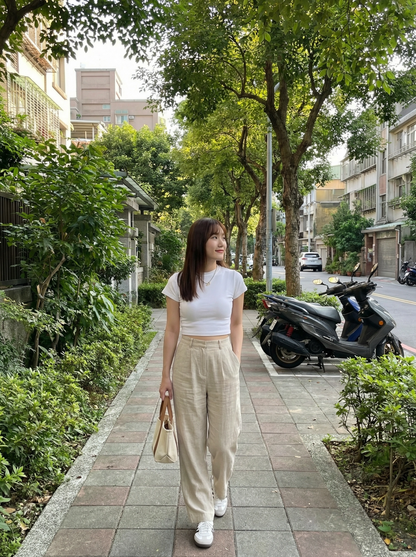 Like Uniqlo Basic Tee