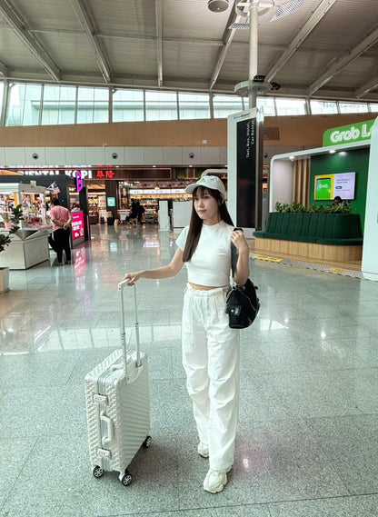 Like Uniqlo Basic Tee